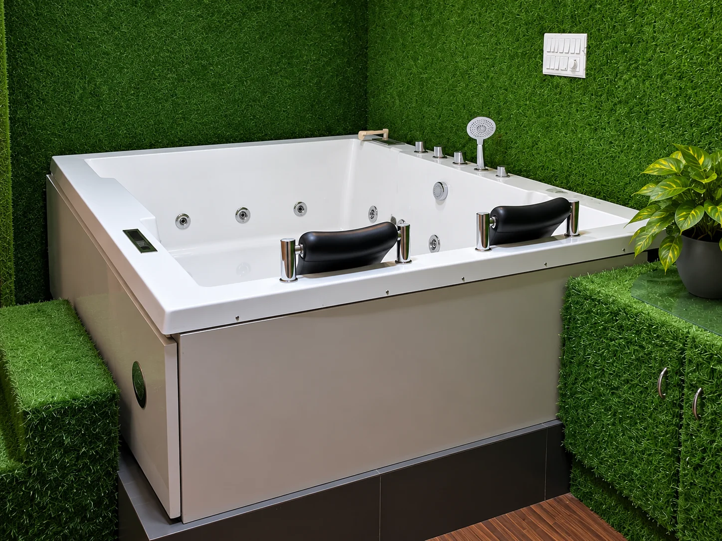 Jacuzzi detail recreated from the Bonjour room photograph